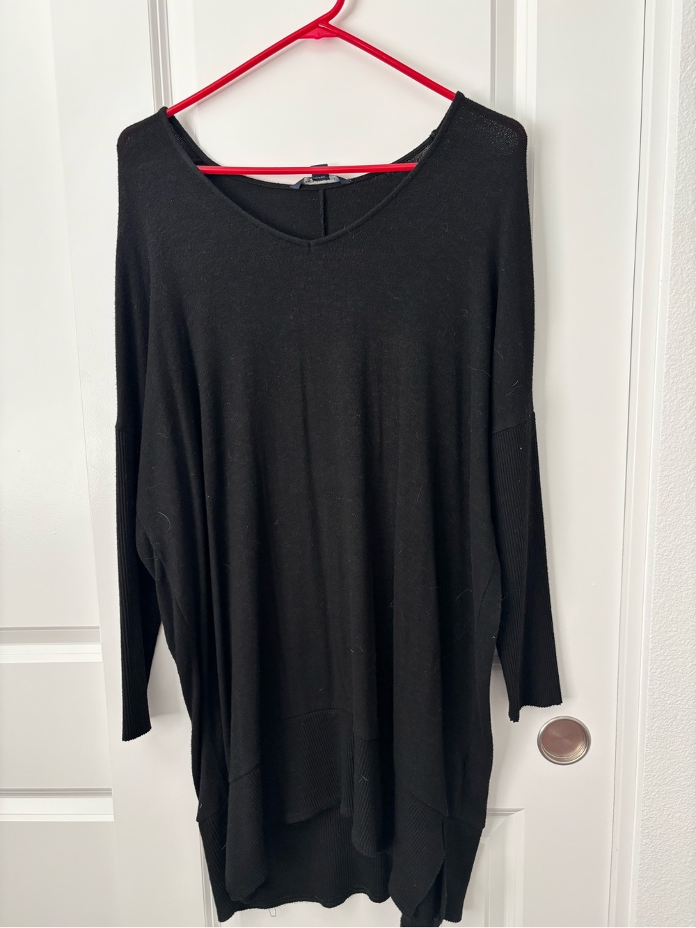 American Eagle Outfitters Black Long-Sleeve V-Neck Tunic Top
